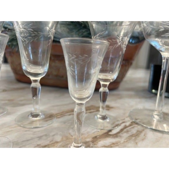 Vintage Heirloom Hand Etched Drinkware - Picture 4 of 12